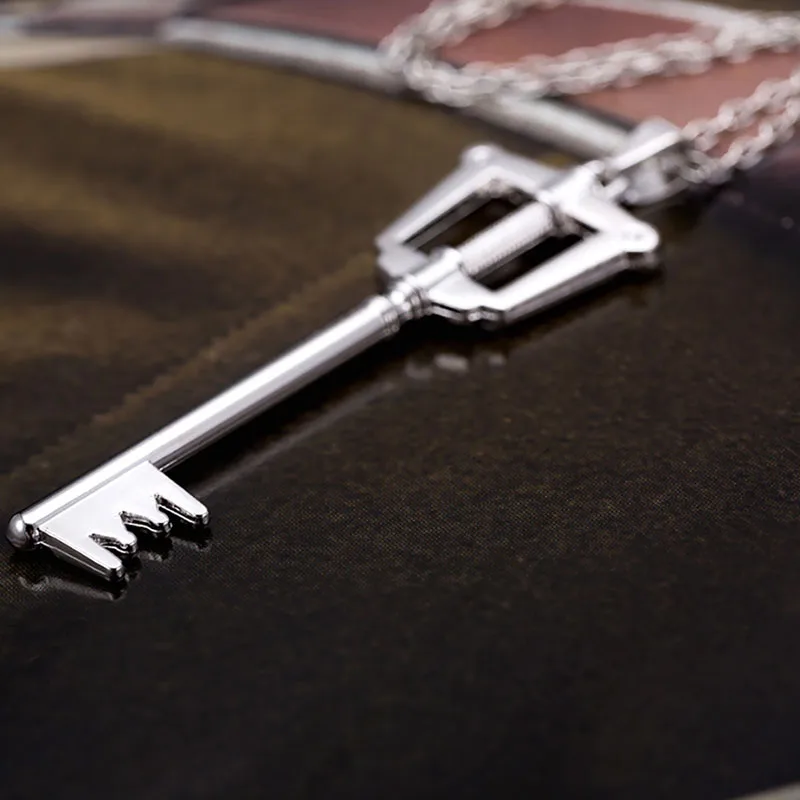 

Kingdom Hearts Sora Key Blade Alloy Key Pendant Necklace Chains Anime Cosplay