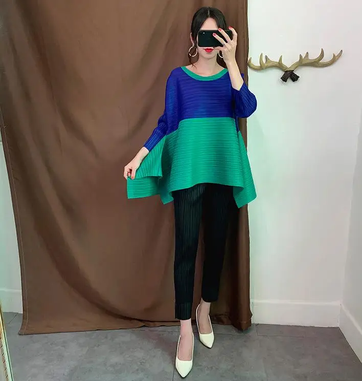 Синий Miyake fold A-line T-shirt design summer European station fashion loose large size women's irregular tops free shipping - Цвет: Синий