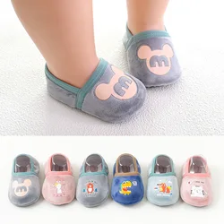 Calcetines antideslizantes de terciopelo para recién nacidos, medias de suelo de dibujos animados, con patrón de animales, zapatos para primeros pasos