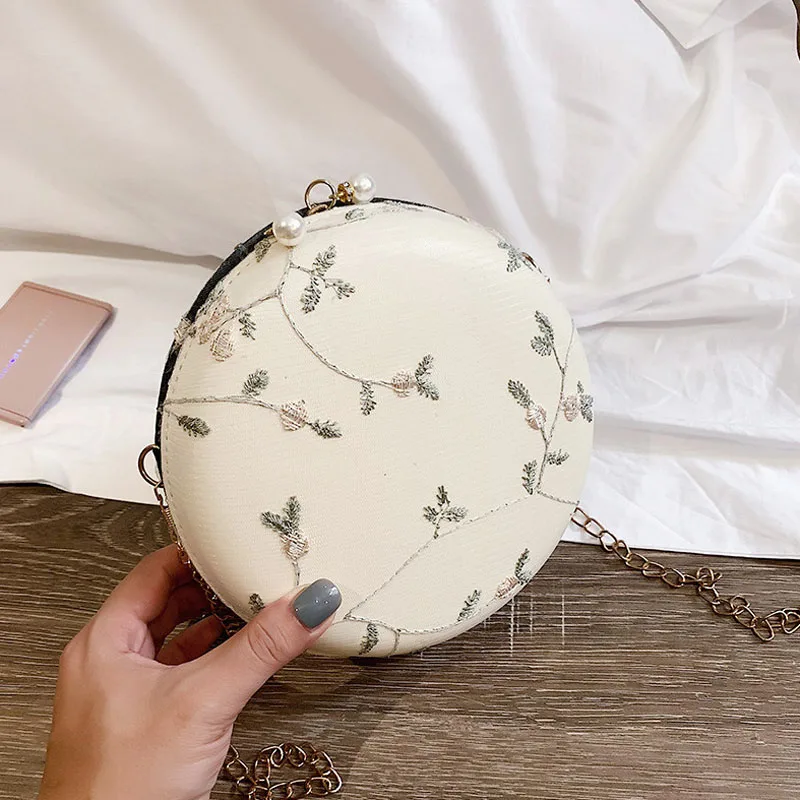 

Embroidered Chinese Style Small Round Bag Women Handbag Flowers Fashion Personality Pearl Shoulder Diagonal Package Mini Handbag