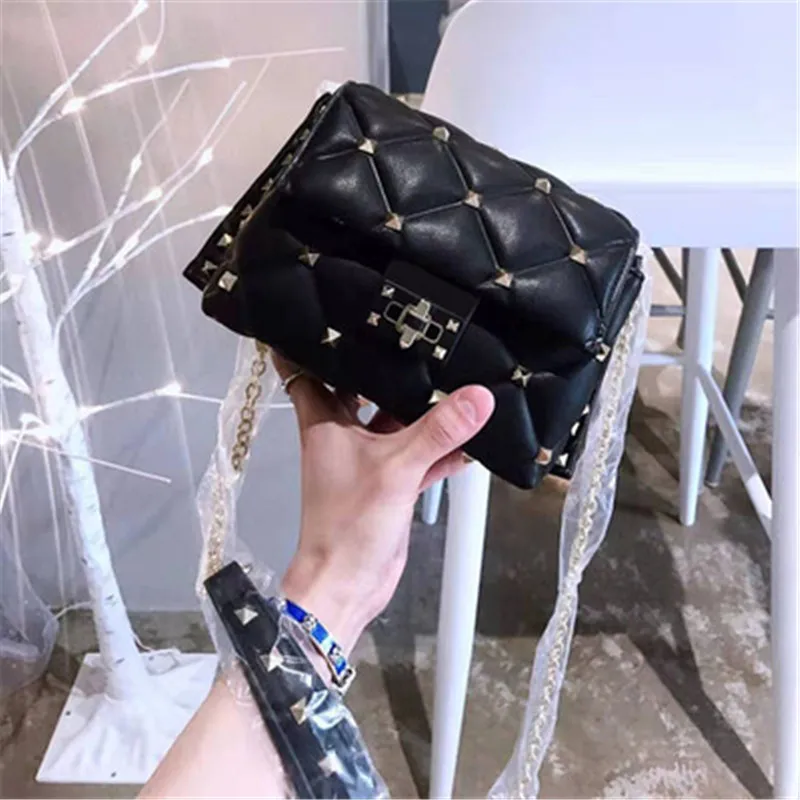 

2020 new Famous Designer Women Purse and Handbags Fashion Rivet Diamond Lattice Shoulder Messenger Bags Channels Louis Bags