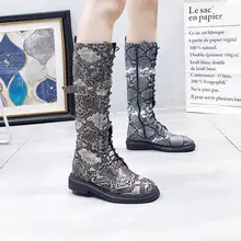 Ботинки женская обувь женские ботинки модные сапоги до колена на плоской подошве г. Новые осенние ботинки с пряжкой, пояс из кожи змеи обувь на плоской подошве X195