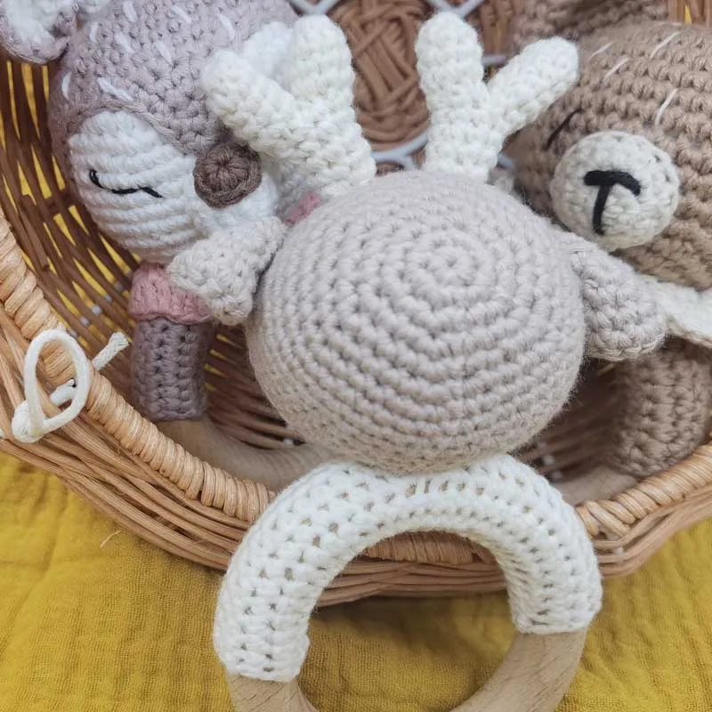 Handmade Baby Wooden Teether DIY Crochet Deer ELK Rattle Newborn Rodent Teething Ring Mobile Gym Educational Toys for Kids 3