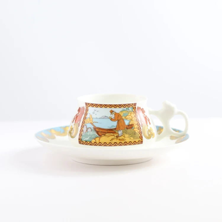 

Creative Luxury Coffee Cup Set Royal Gold Vintage China Russian Tea Cups High Handpainted Kubek Na Kawe Home Drinkware LL50CC