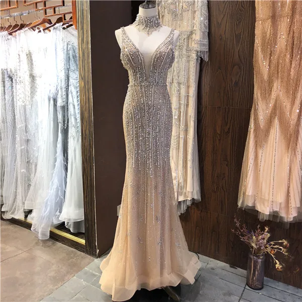 Дубай шампанское v-образным вырезом жемчуг бриллиантовое выпускное платья новейший дизайн без рукавов сексуальные платья для выпускного вечера Serene Хилл BLA70055 - Цвет: champagne