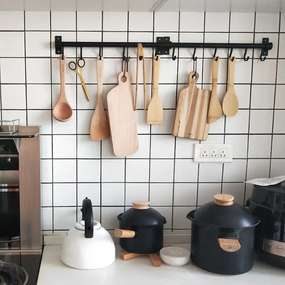 Black Kitchen Rack Wall Mounted Pantry Bar with Hook Kitchen Shelf for Kitchenware Utensil Tool Storage Pantry Sundry Rack