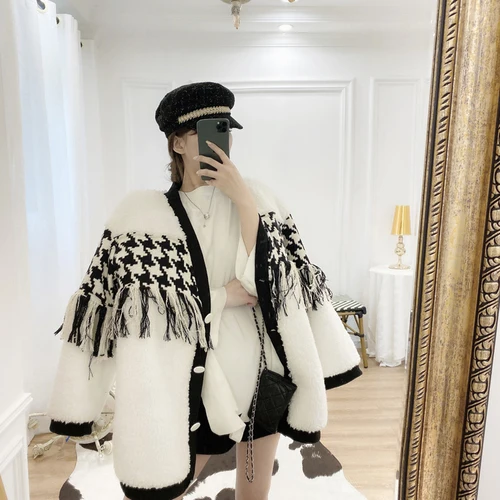 Новое короткое плюшевое пальто с кисточками, винтажное пальто из искусственного меха ягненка с гусиными лапами для женщин, свободная зимняя верхняя одежда размера плюс - Цвет: Белый