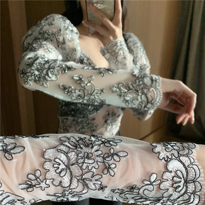 Короткая женская блузка, французский темперамент, сексуальная перспектива, глубокий v-образный вырез, вышивка, длинный рукав, кружевной топ, Женская кружевная рубашка, блузы