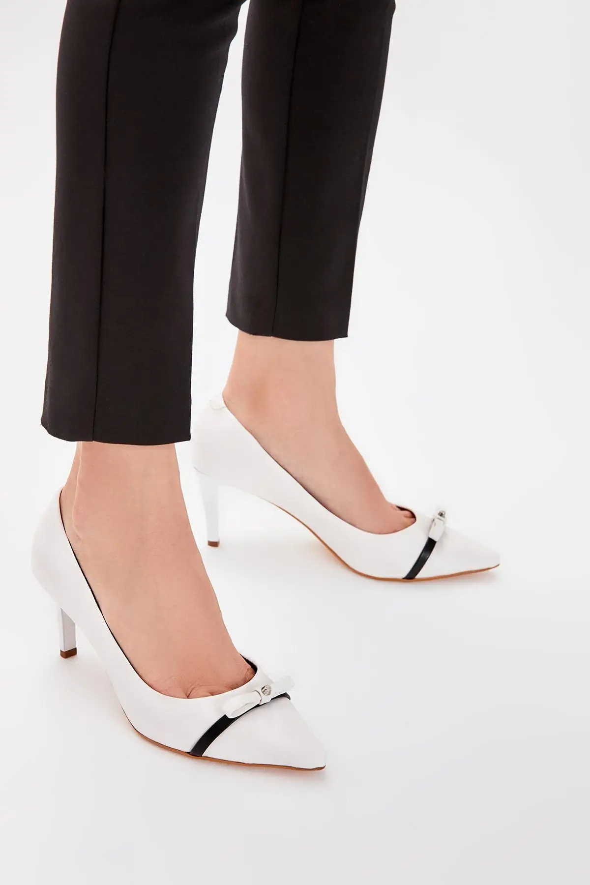 

Trendyol White Women 'S High-Heeled Shoes TAKAW20TO0042