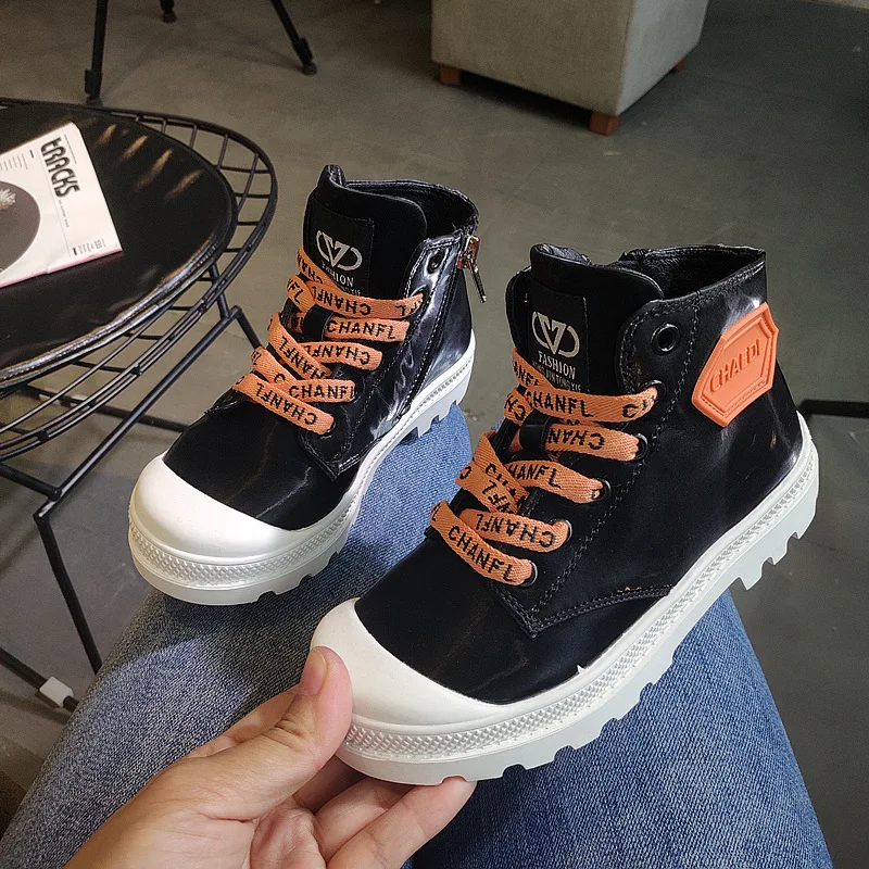 

2019 New Autumn and Winter Girls' Martin Boots Korean Version of Children's Bright Boots Boys Leisure Boots
