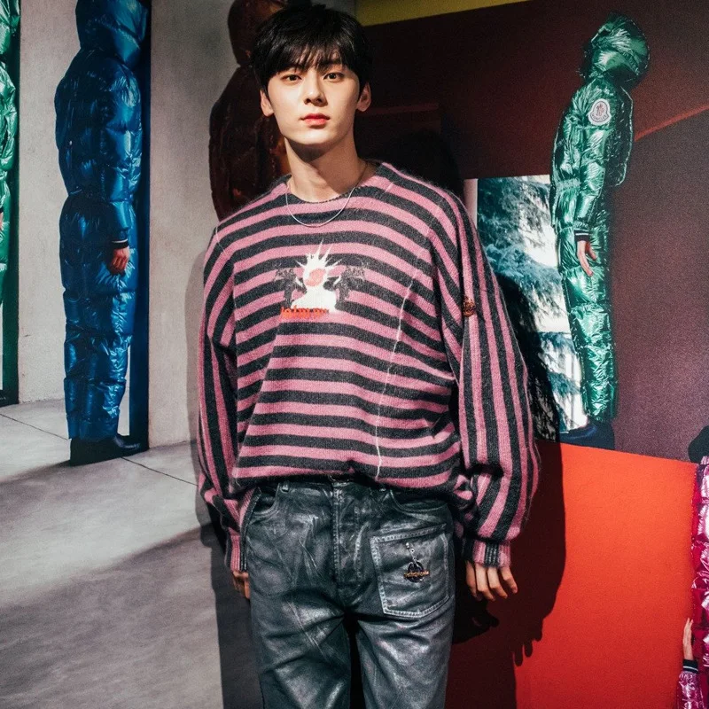 

Knitted Sweater with Colour-impact Stripes Autumn 2019 Cartoon Jacquard Pattern Mohair Knitted Sweater Pullovers Sweater Women