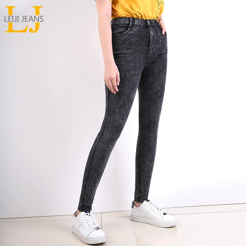 

LEIJIJEANS New large size women's black snowflake mid-rise slim high-elastic ladies feet jeans snows style classic jeans 9259