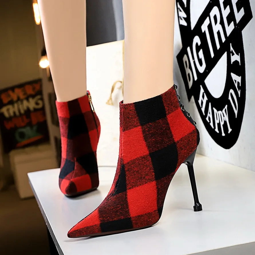 

Top Winter Ladies Sexy Wedding Party Riding Boots Shoes Women Suede Grid pattern Pointed Toe Sexy Zipper High Heels Ankle Boots