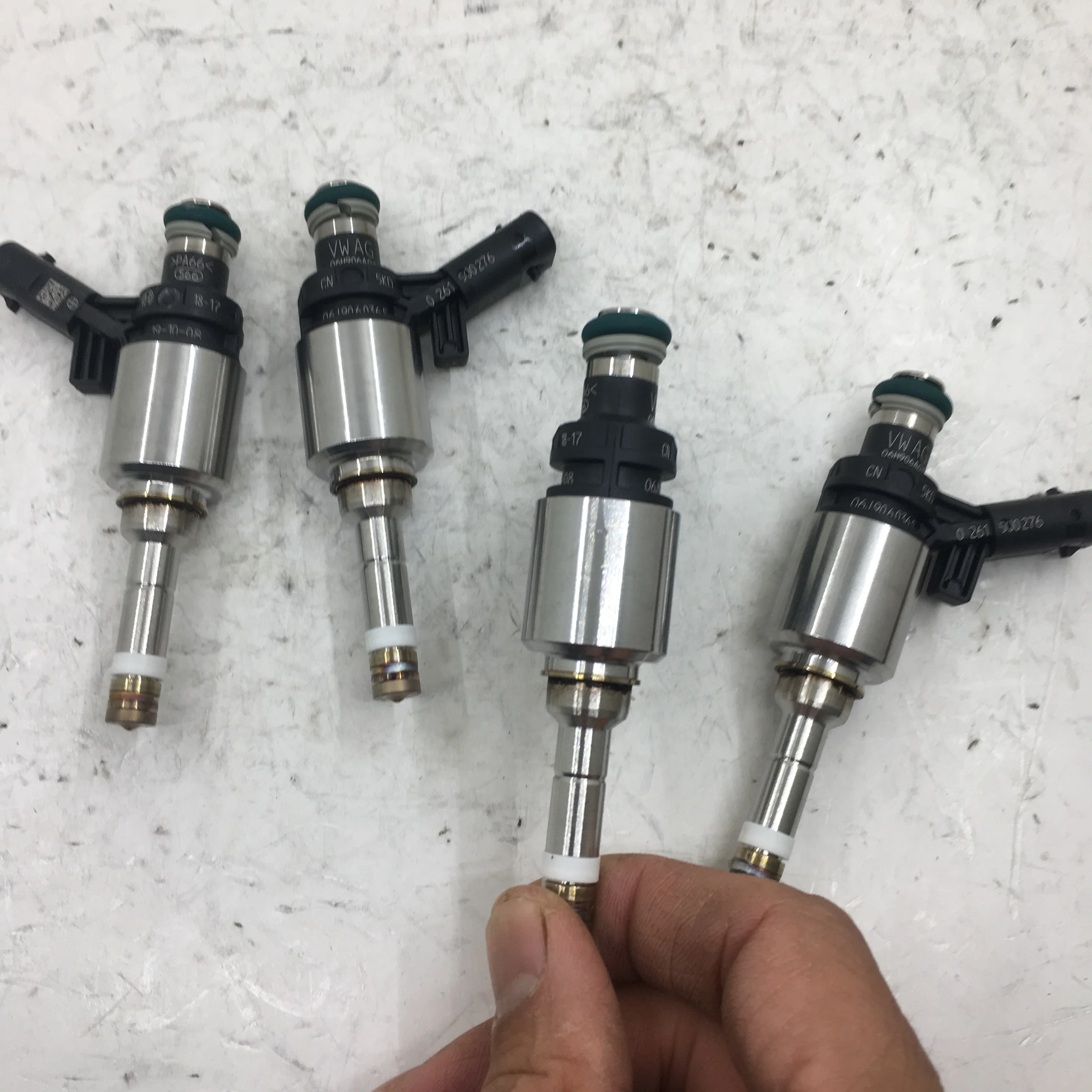 US $159.03 SherryBerg Genuine New Set Of 4 4pcsSet Set Of 4 Injectors For Audi A4 TT VW Jetta Golf 20T TSI Fuel Injector 06H906036P