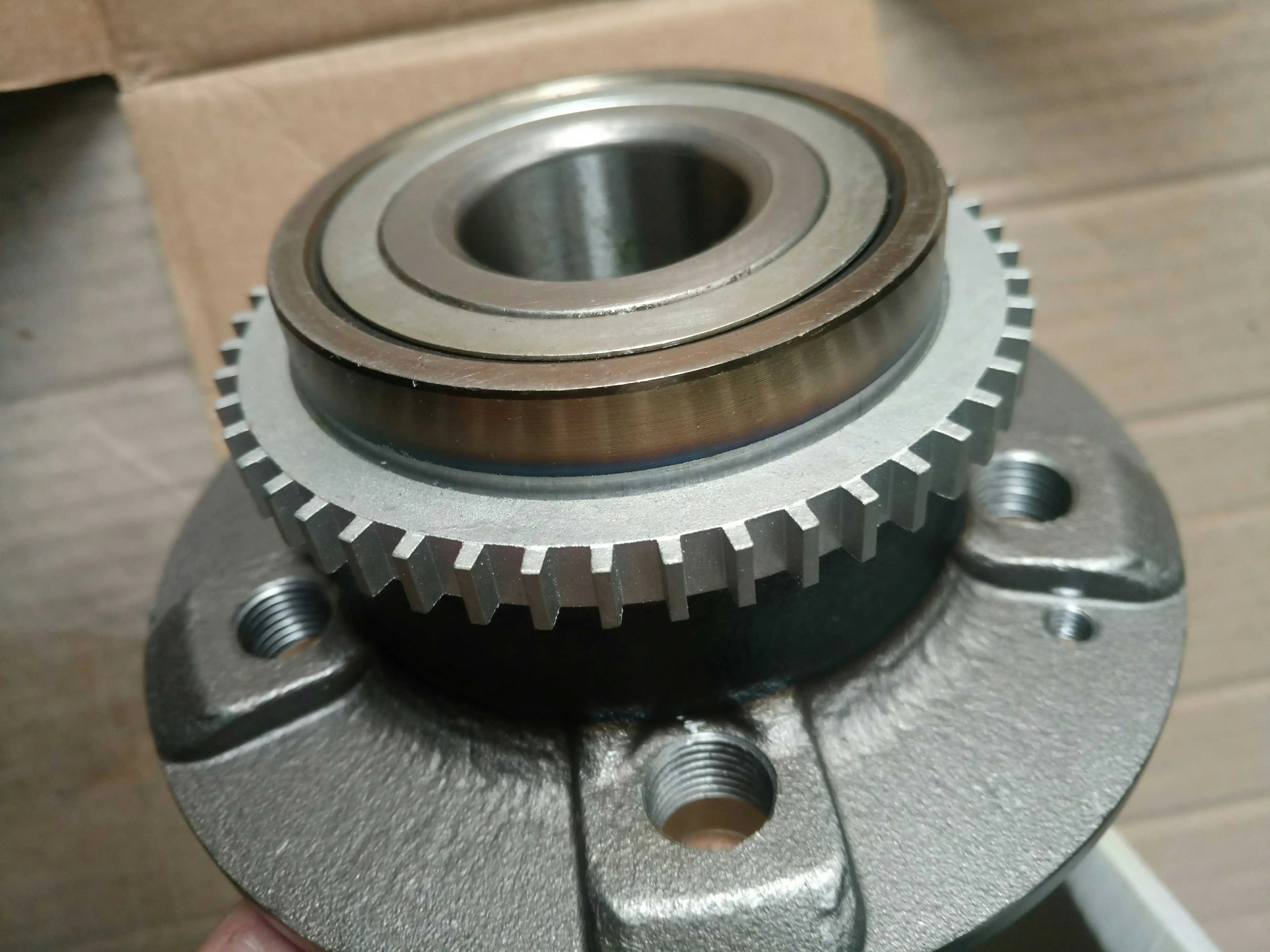 wheel hub oil seal bearing set 1pcs rear wheel hub bearing with ABS for Chinese SAIC ROEWE 350 MG5 1.5L engine auto car motor part 10094254