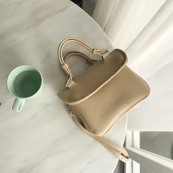 

2020 Vintage Textured One-Shoulder Square Sling Bag Multi-Layer Elegant Flip Handbag