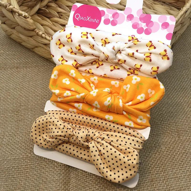 11238848882_1610610375