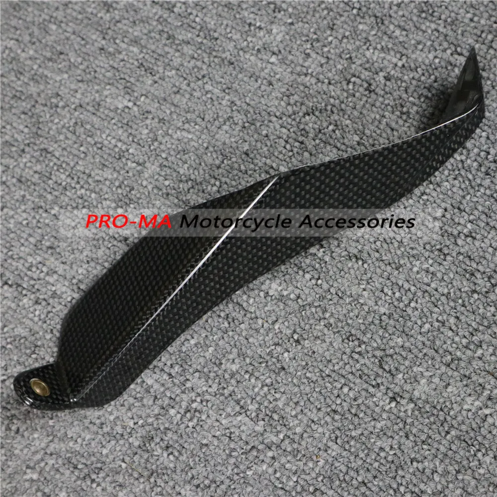 

Motorcycle Side Shield (B) in Carbon Fiber for Ducati XDiavel Plain glossy weave