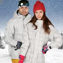 Мужчины и женщины носят такие же ветрозащитные, водонепроницаемые, теплые и износостойкие куртки для альпинизма и кемпинга