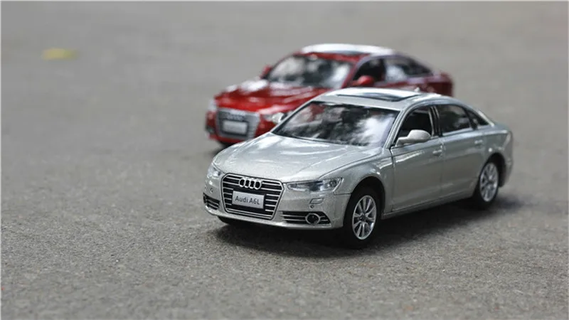Новинка 1:32, модель автомобиля из сплава Audi, литые под давлением и игрушечные транспортные средства, классические металлические машинки, детские игрушки, подарки для детей, игрушка для мальчика