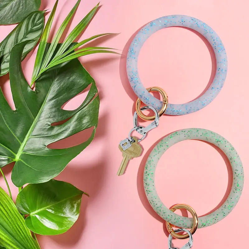 

Flatfoosie New Shiny Sequin Silicone Keychain Bracelet Keyring Comfortable Wear Car O Keychain Wrist Strap Accessories Wholesale