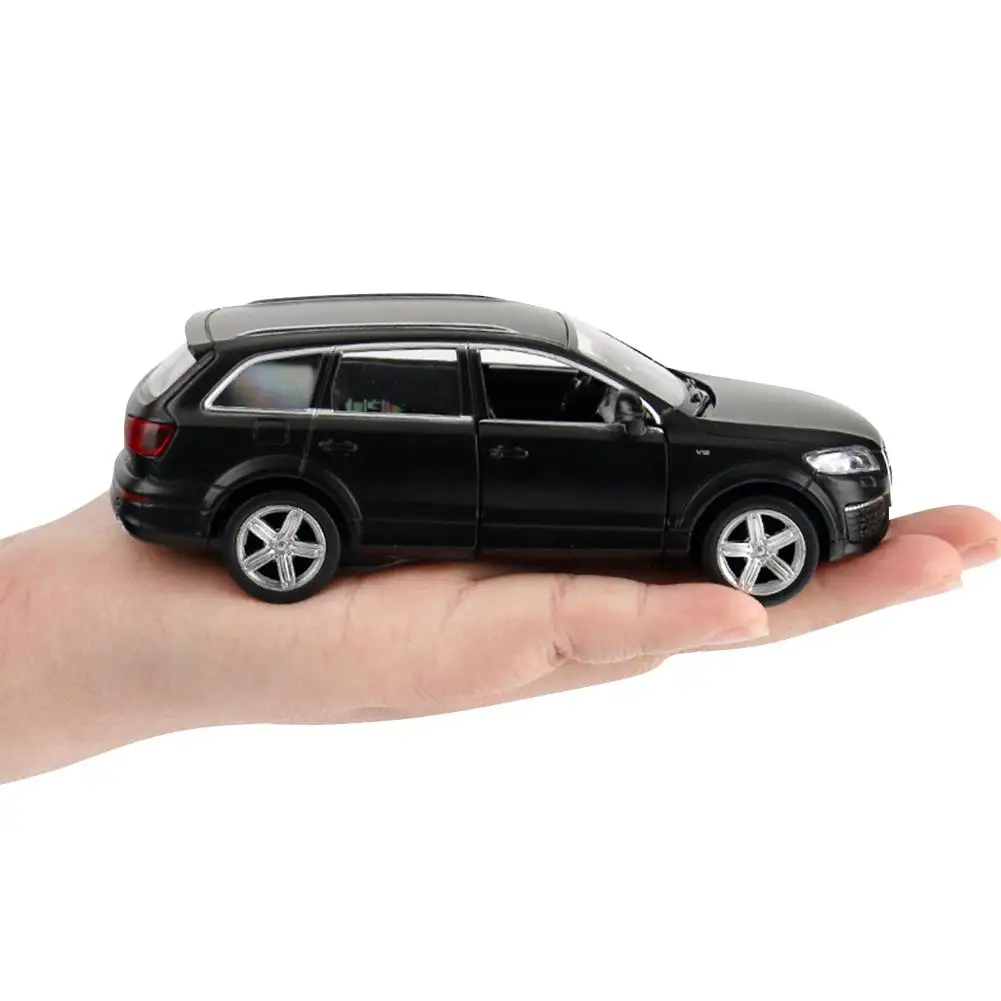 

1:36 for Audi Q7 car model made of zinc alloy For Opening Door Visual Interior Toys