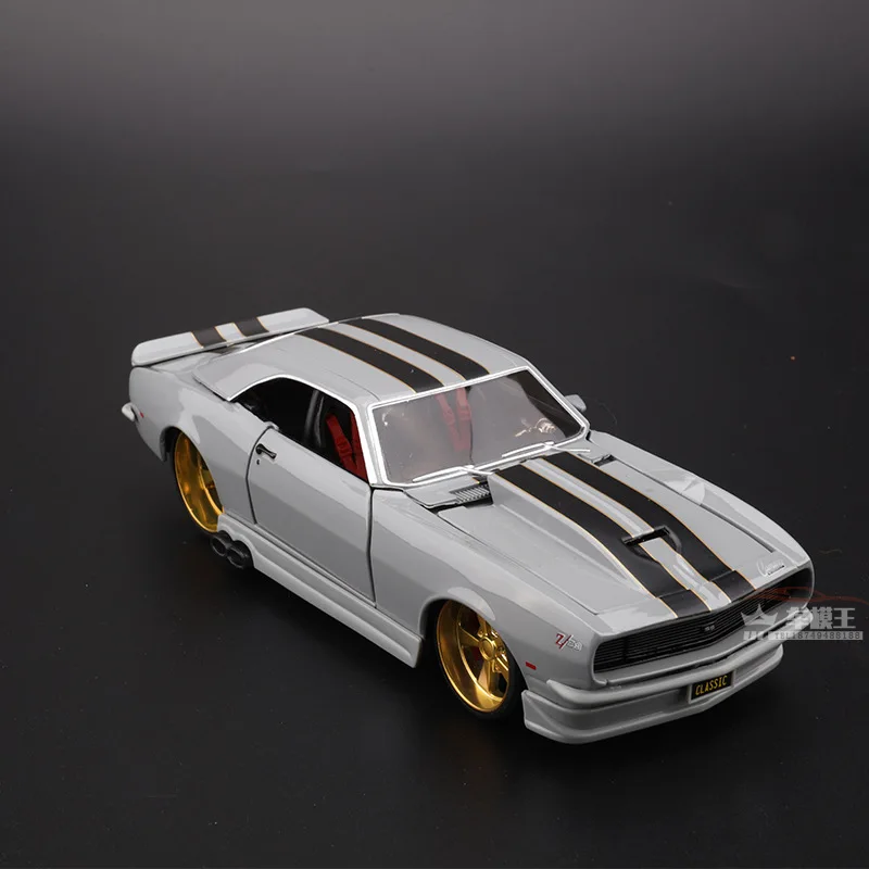 Maisto 1: 24 1968 Chevrolet Camaro Z28 Модель брелок для автомобильных ключей, модель игрушка в подарок