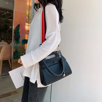 

Women's Bag 2020 New Version of The Stylish Atmospheric Solid-color Hand-held One-shoulder Casual Simple Diagonal Span Bag