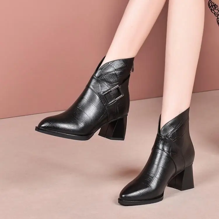 

Leather boots and female thick with high heel boots in the fall and winter V mouth pointed shoes head layer cowhide