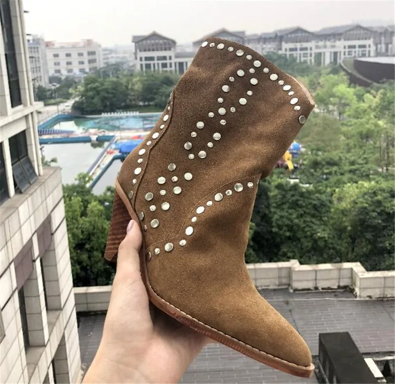 Новинка; дизайнерские ботинки; Bota Feminina; Botas Mujer; модные ботинки с заклепками; женская обувь на необычном каблуке; Роскошная обувь; Botas