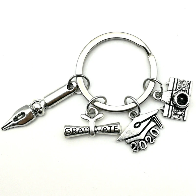 

2020 Graduation Ceremony Key Chain Camera Pen Graduation Graduation Souvenir Bachelor Hat Class Badge Keychain Classmate gift