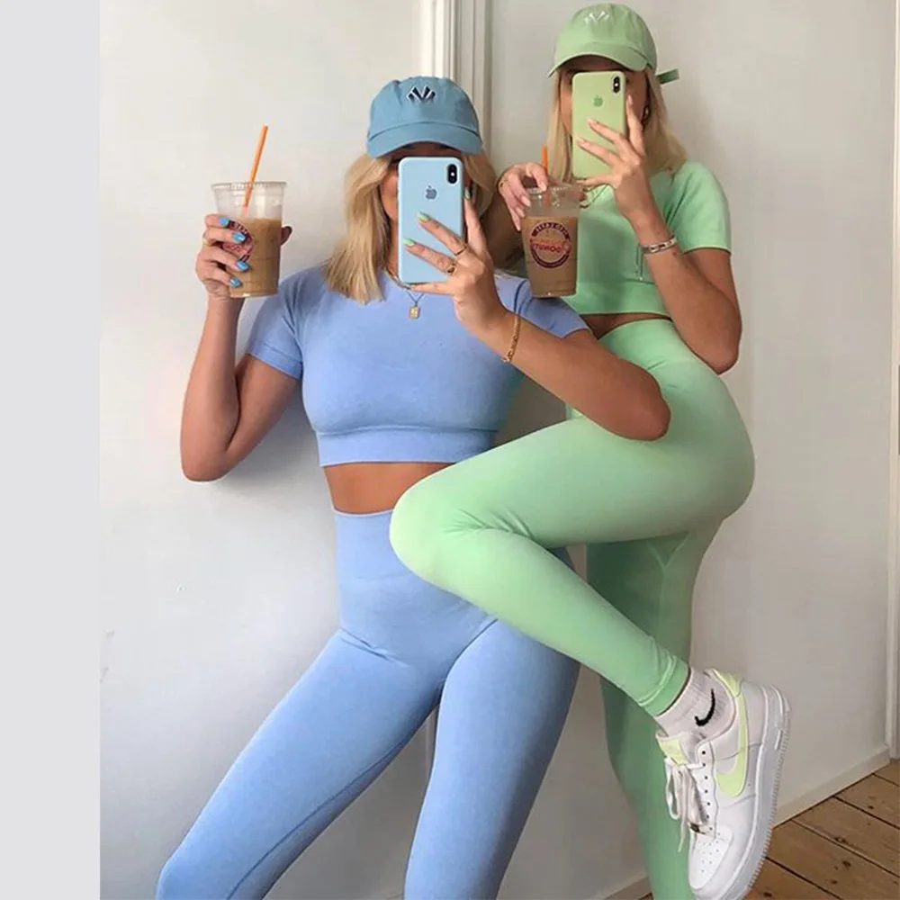 

Women Sport Two Piece Sets Seamless Short Sleeve Crop Tops and Pants Fashion New Elastic Workout Fitness Tracksuit