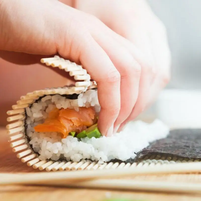 

1pcs Sushi Tool Bamboo Rolling Mat DIY Onigiri Rice Roller Chicken Roll Hand Maker Kitchen Japanese Sushi Maker Tools