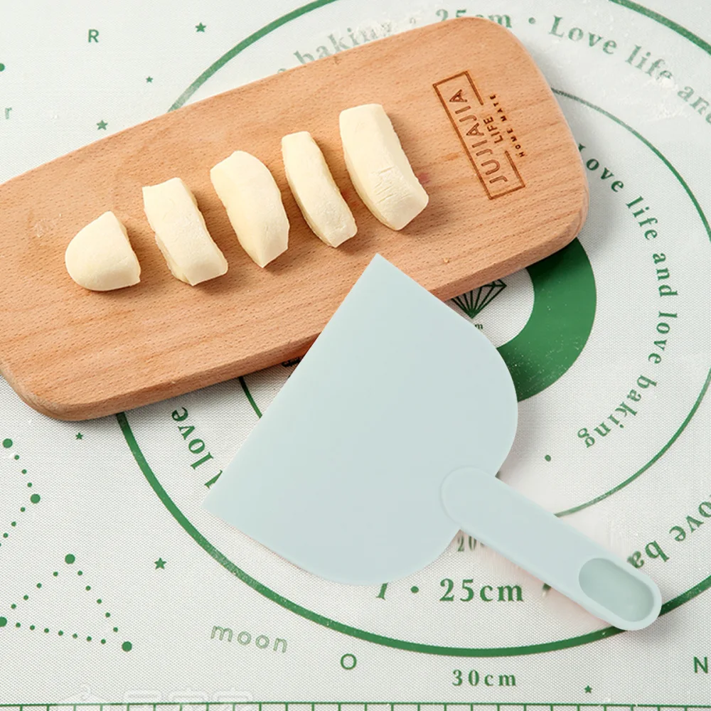 3 Pcs Practical Multifunctional Portable Durable Flour Spoon Dough Scraper Butter Spreader for Bakery Restaurant Home