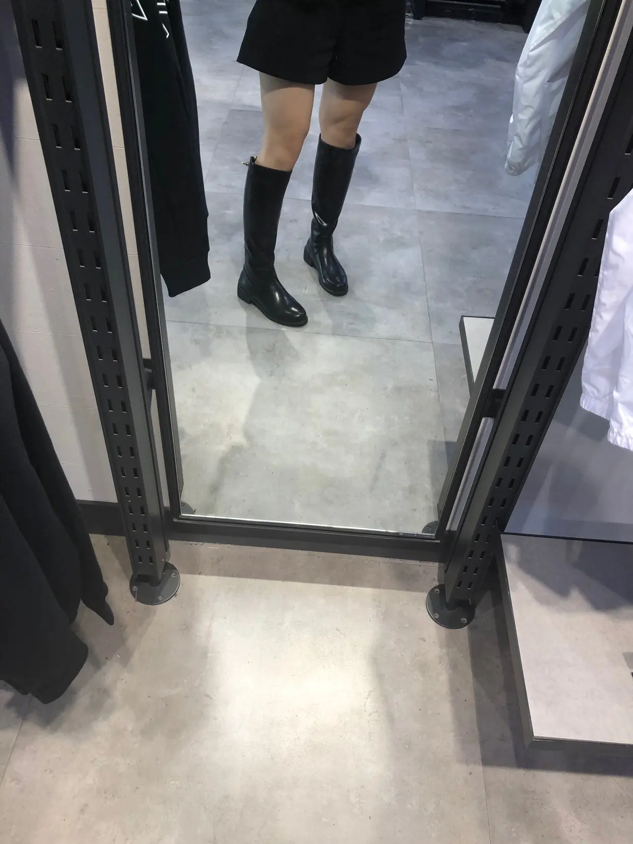 

Korean-style after Zipper Square Buckle Thigh Boot