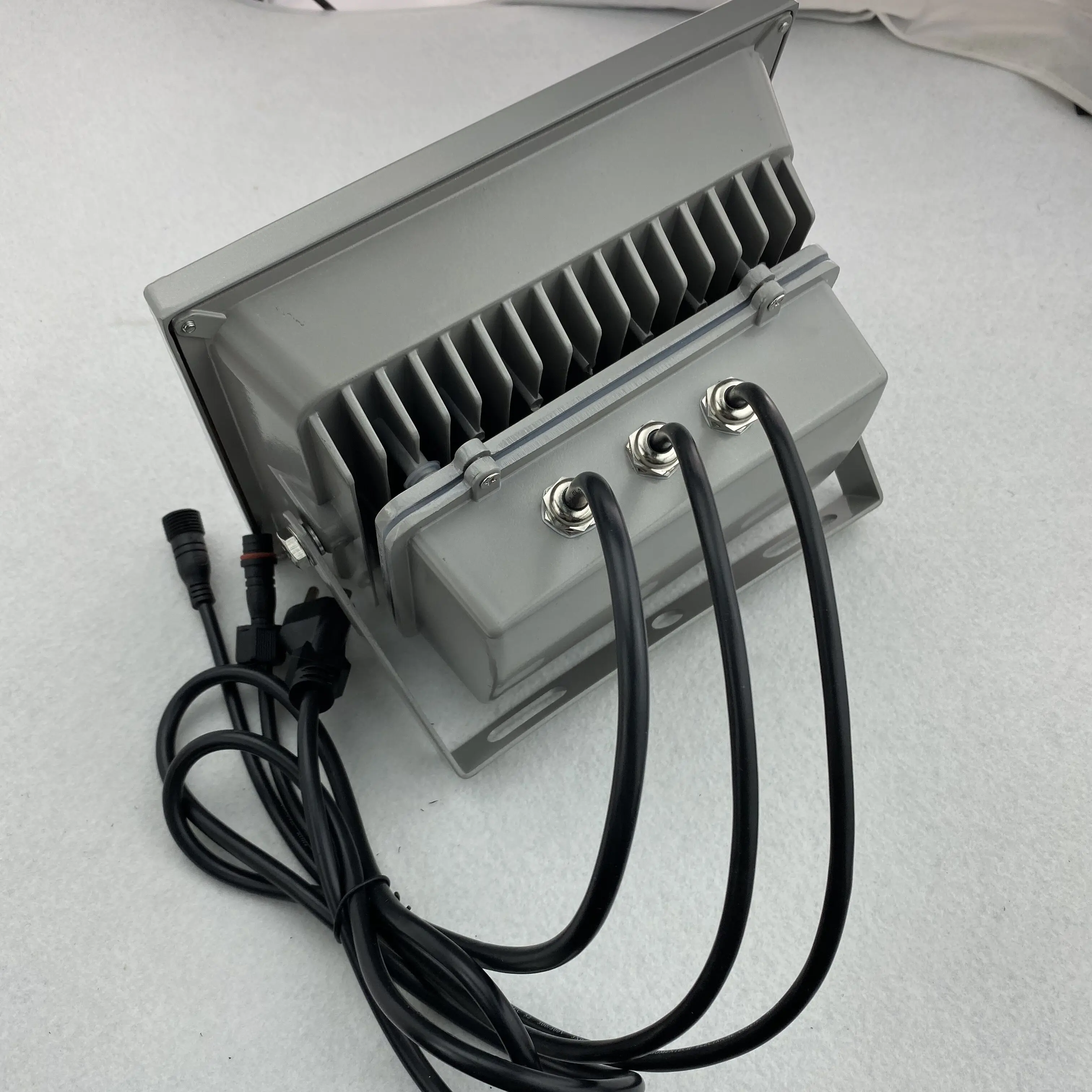 30 Вт COB RGB поток света DMX AC85 265V вход IP65 Контролируется контроллером dmx напрямую