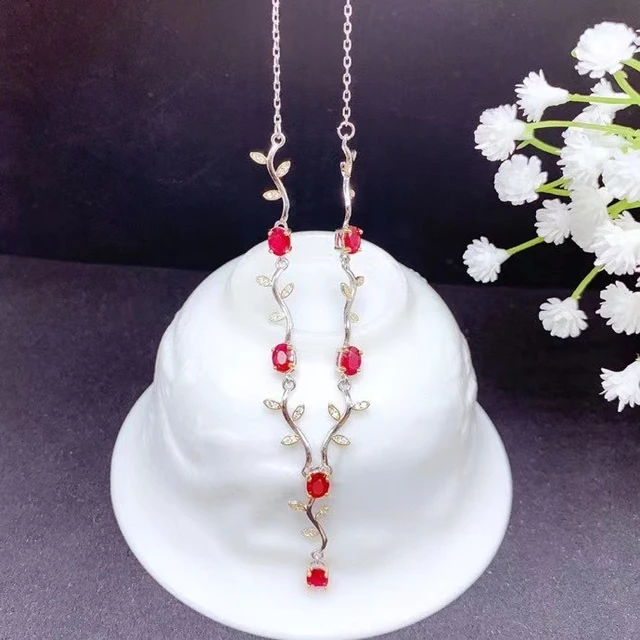 A Luxurious Natural Ruby Necklace: The Perfect Gift for Women