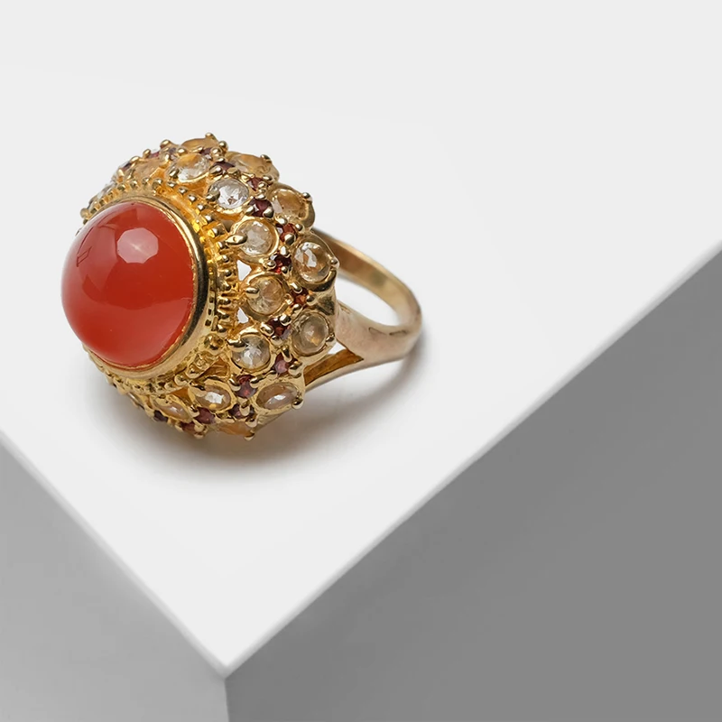 

Local focal Vintage Exquisitely flower pierced design inlaid semi-precious stone hoelite Rings