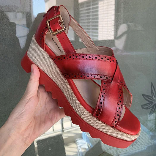 Женщины Настоящая кожа лето плюс размер клинья сандалии платформа для высоких каблуков Flatform красный Известный бренд открытый носок надевать насосы обувь Лето - Цвет: Красный