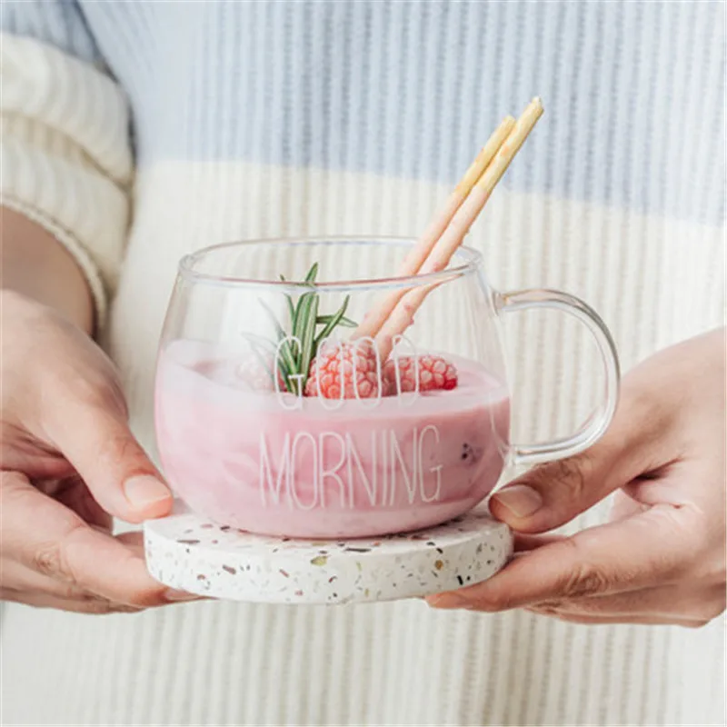 1 pz Tazza da colazione in vetro Tazza da caffè Tè Latte Yogurt Tazza creativa Lettere stampate Tazza Manico trasparente Stoviglie_voghion.com