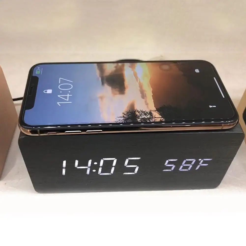 

Multi-Function Alarm Clock Wireless Charger Wooden Clock for Apple Samsung Huawei Smart Phone