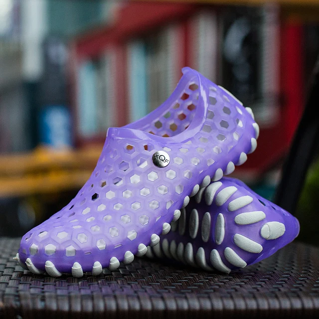 New Summer Fashion Sneakers Men Shoes Outdoor Slippers Fashion Beach Sandals Jelly Breathable Flip Flops Hollow Casual Footwear purple