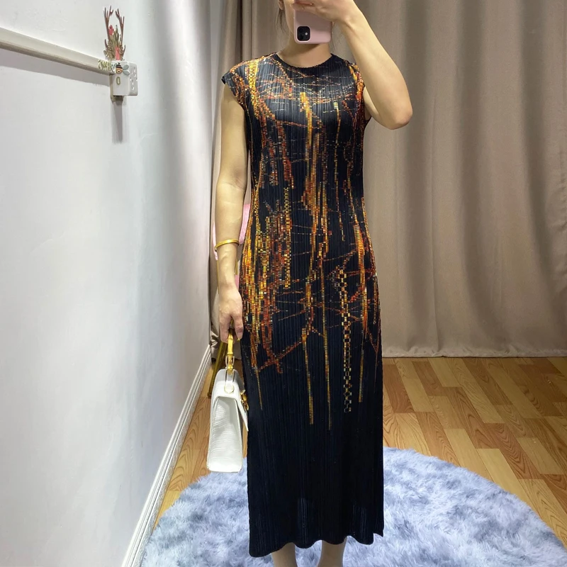Spring and Summer MIYAKE pleated printed dress round neck sleeveless slim long section pleats dresses free shipping