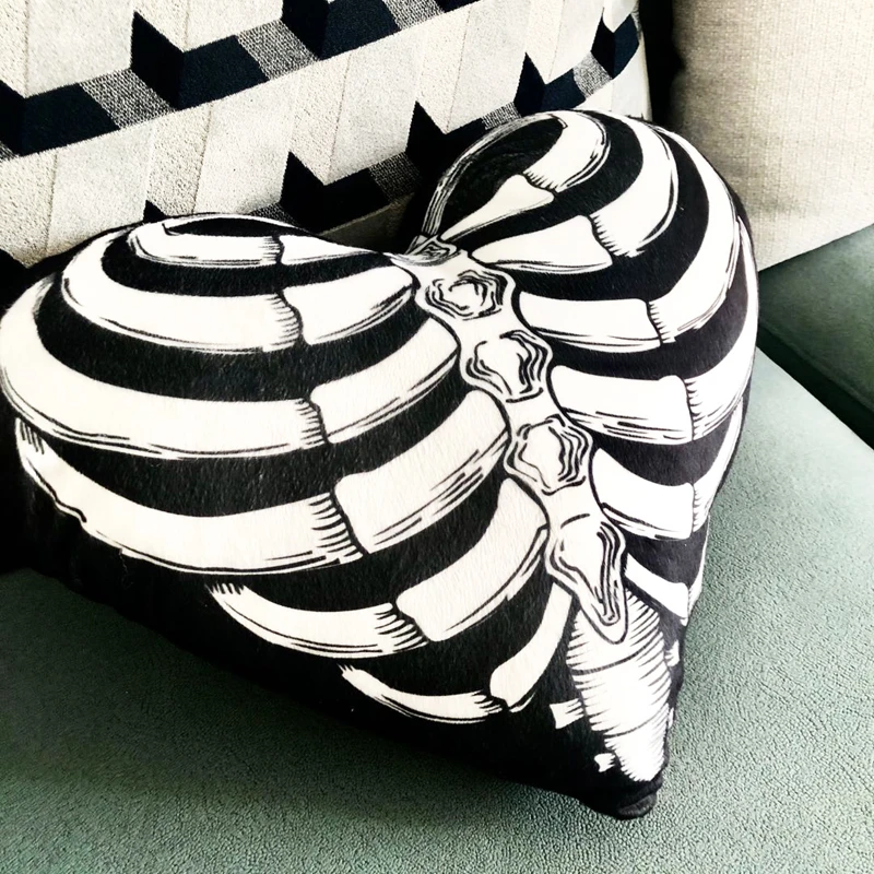 garden cushions Home Decor Cojines Decorativos Heart-shaped Coussin Living Room Skull Personality Decoration Gift Retro Tattoo  Decoracao Pillow meditation cushion