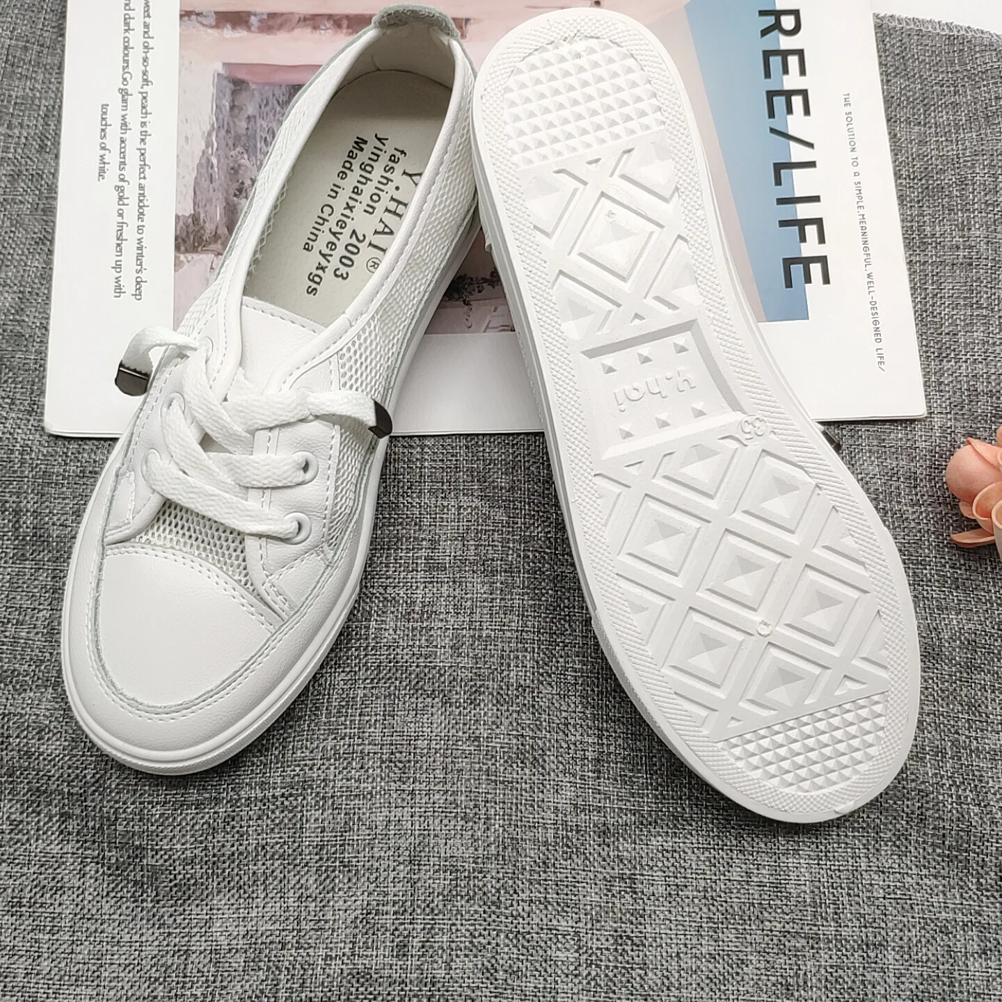 

New Style 2019 Soft-Sole Soft Surface Versatile Delicate Network Red on White Shoes Shoes