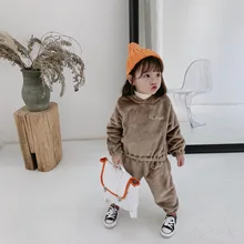 Новое поступление, осенне-зимние комплекты одежды в Корейском стиле фланелевый модный домашний костюм с вышитыми буквами для девочек и мальчиков