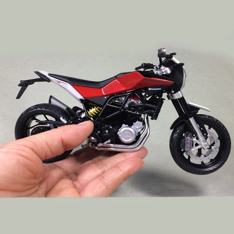 1:12 HONDA HUSQVAMA Nuda 900 R уличный Автомобиль Мотоцикл литье под давлением моделирование дисплей Модель мальчик представляет коллекции автомобильных вентиляторов