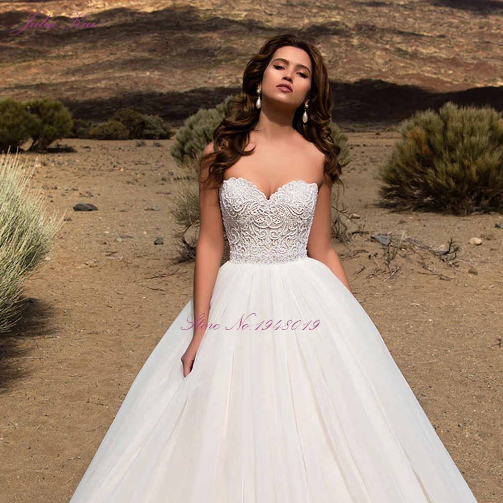 Julia Kui Gorgeous Strapless A-line Wedding Dress With Delicate Lace Of Sweep Train Tulle Wedding Gown
