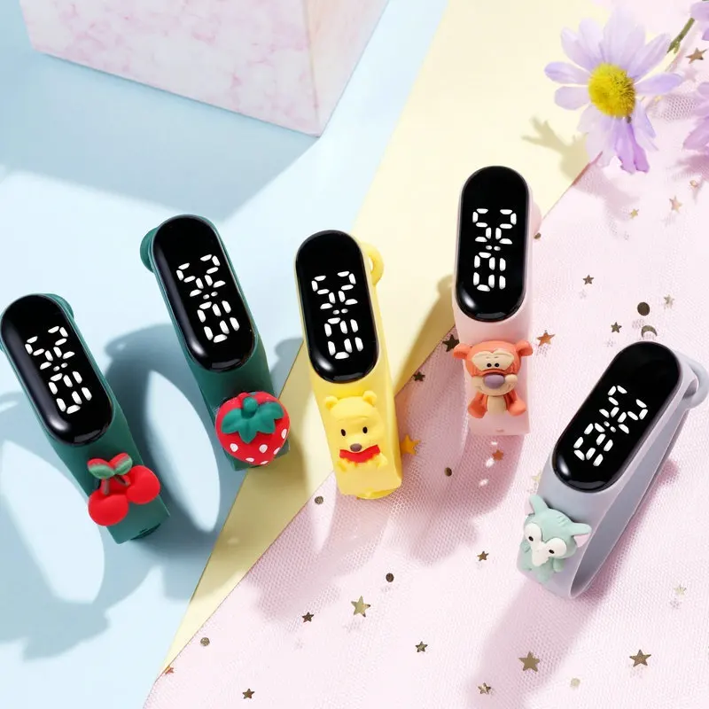 Disney Mickey Minnie táctil LED reloj Pooh brazalete de oso reloj estudiante deportes de los niños de dibujos animados reloj electrónico regalos de cumpleaños