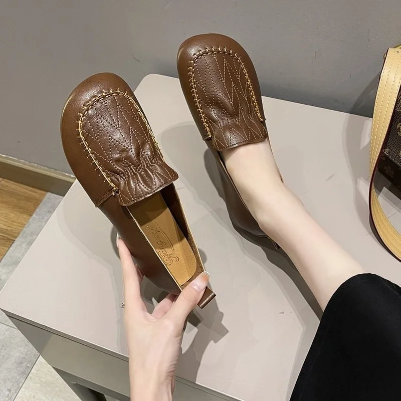 Soft-soled flats shoes women's 2022 fashion loafers comfortable mother flat casual Round Toe lazy shoes Korean ladies shoes